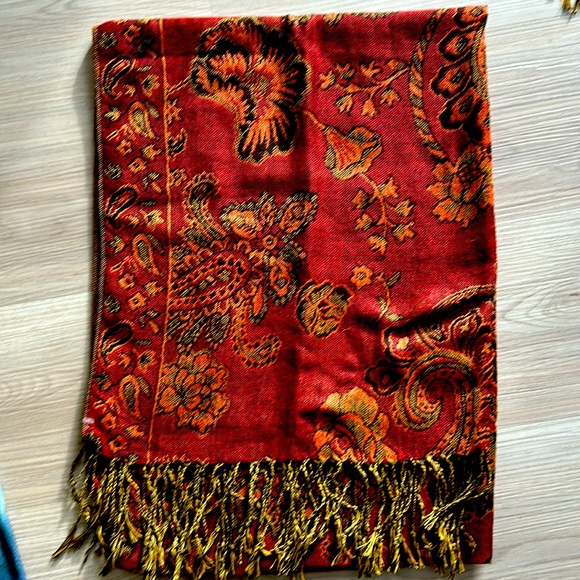 Beautiful Pashmina Scarf -in Rich warm colors - Picture 1 of 4